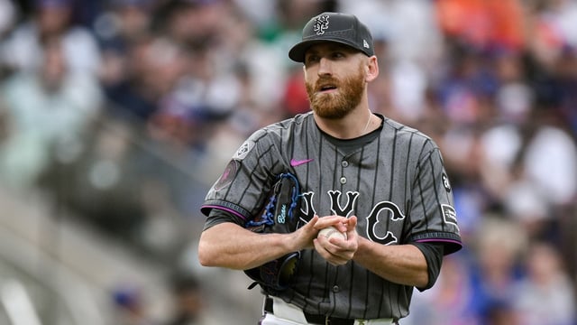 Jun 29, 2024; New York City, New York, USA; New York Mets pitcher Reed Garrett (75) reacts during the eighth inning against the Houston Astros at Citi Field. Mandatory Credit: John Jones-USA TODAY Sports