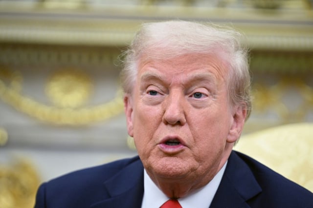 US-Präsident Donald Trump hat Spanien im Streit um die Verteidigungsausgaben mit dem Ausschluss aus der Nato gedroht. "Wir hatten einen Nachzügler, nämlich Spanien", sagte er. "Vielleicht sollte man sie ehrlich gesagt aus der Nato werfen."