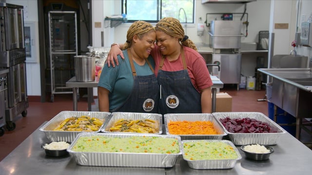 Pam and Wendy in You Are What You Eat: A Twin Experiment