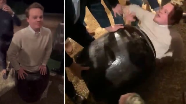 Guy Stuck In Vase / Urn Guy