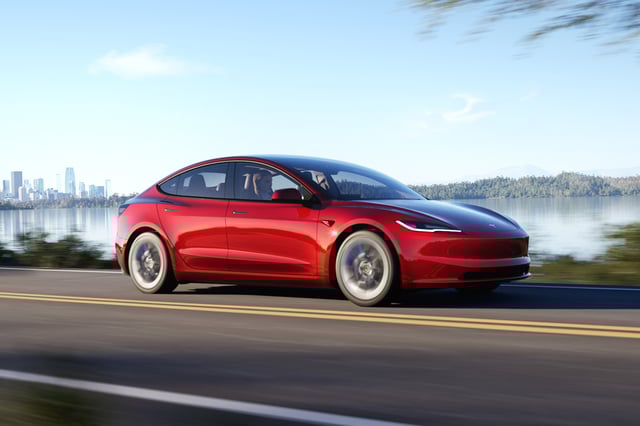 Tesla refreshed Model 3 highland sedan