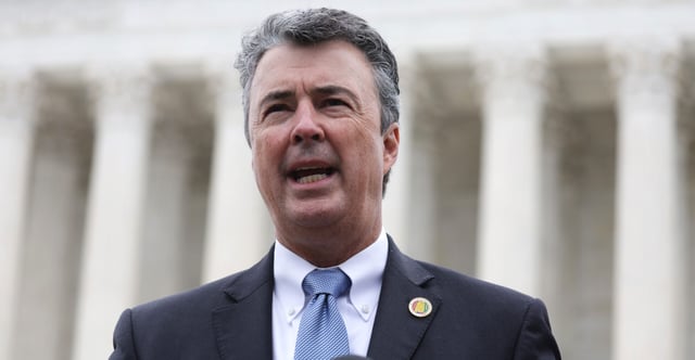 Alabama Attorney General Steve Marshall—seen here after oral arguments in an unrelated case at the U.S. Supreme Court on Oct. 4, 2022—on Thursday hailed a federal appeals court's lifting of an injunction on the Alabama Vulnerable Child Compassion and Protection Act. (Photo: Alex Wong/Getty Images)