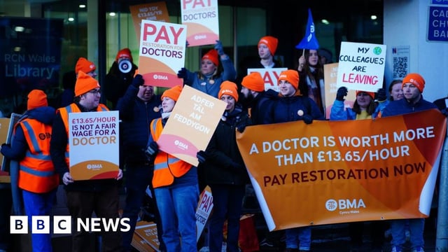 Doctors on picket line