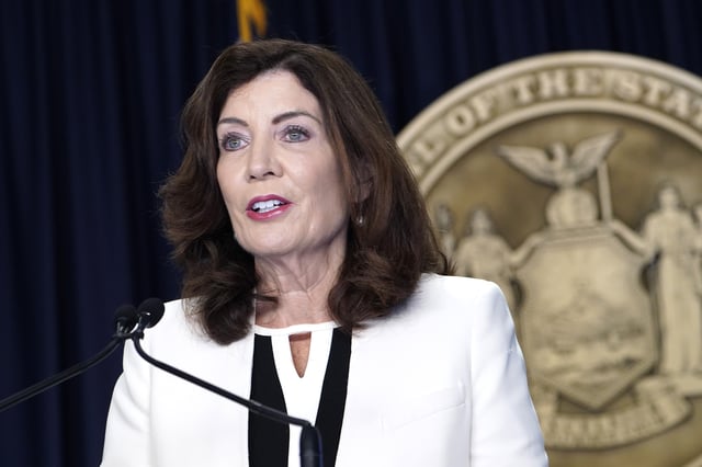 Kathy Hochul state budget migrants