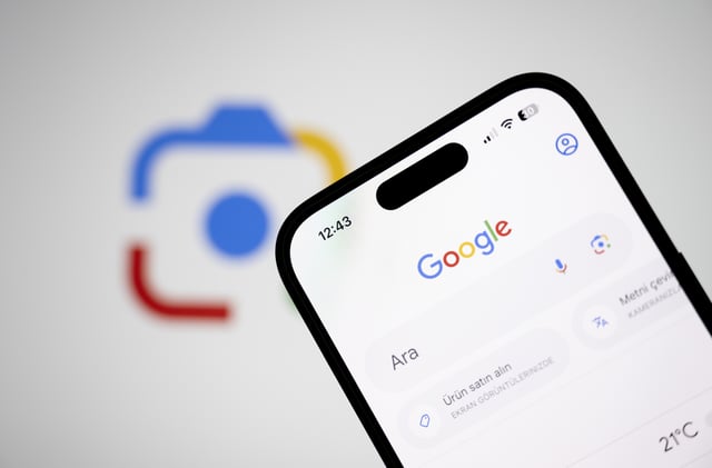 ANKARA, TURKIYE - JUNE 21: In this photo illustration a mobile phone screen displays Google homepage with the Google Lens logo in back of it, in Ankara, Turkiye on June 21, 2023. (Photo by Utku UÃ§rak/Anadolu Agency via Getty Images)