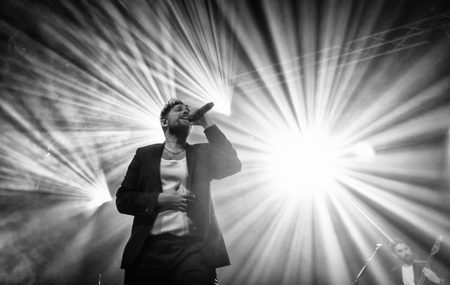 Josh Franceschi of You Me at Six in Berlin, Germany (Photo by Frank Hoensch/Redferns)