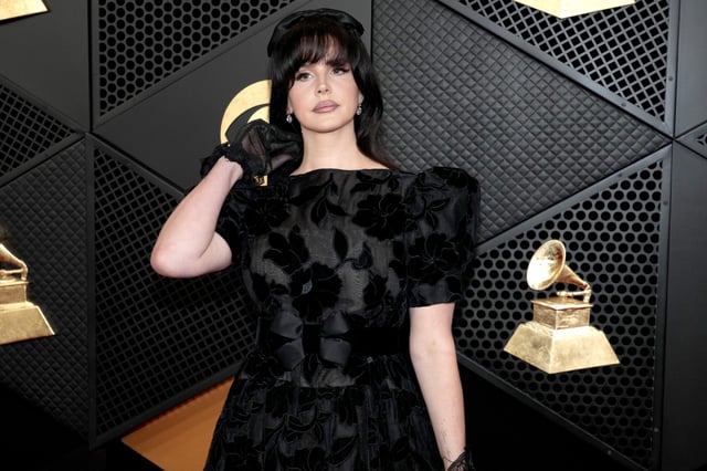 Lana Del Rey shares concerning Instagram post