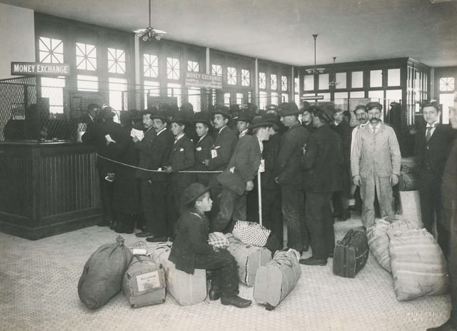 Immigrants at Ellis Island, 1910