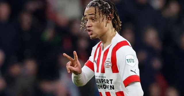 Soccer Football - Europa League - Play-Off Second Leg - PSV Eindhoven v Sevilla - Philips Stadion, Eindhoven, Netherlands - February 23, 2023 PSV Eindhoven's Xavi Simons reacts REUTERS/Piroschka Van De Wouw/File Photo