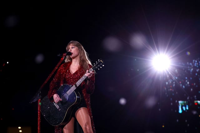 MELBOURNE, AUSTRALIA - FEBRUARY 16: EDITORIAL USE ONLY. NO BOOK COVERS Taylor Swift performs at Melbourne Cricket Ground on February 16, 2024 in Melbourne, Australia. (Photo by Graham Denholm/TAS24/Getty Images for TAS Rights Management)