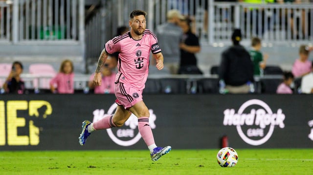 Feb 15, 2024; Fort Lauderdale, FL, USA;   Inter Miami CF forward Lionel Messi (10) controls the ball against the Newellâs Old Boys in the second half at DRV PNK Stadium. Mandatory Credit: Nathan Ray Seebeck-USA TODAY Sports
