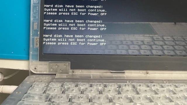 Shot of the "Securebook 5" refusing to boot with a new hard drive.