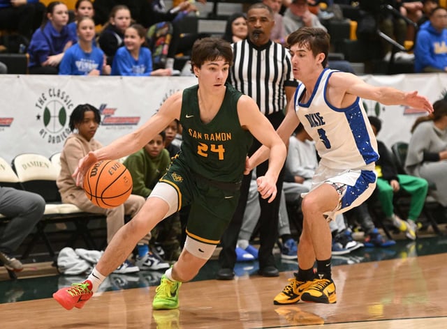 San Ramon Valley-Danville's Luke Isaak scored a game-high 17 points in a 52-49 NorCal D-1 semifinal defeat of Mitty.