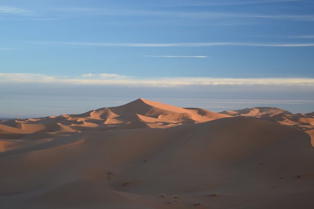 In the Sahara Desert's Erg Chebbi region in Morocco, sands deposited atop the base of the Lala Lallia star dune accumulated rapidly, with most of the growth taking place over the past 1,000 years.