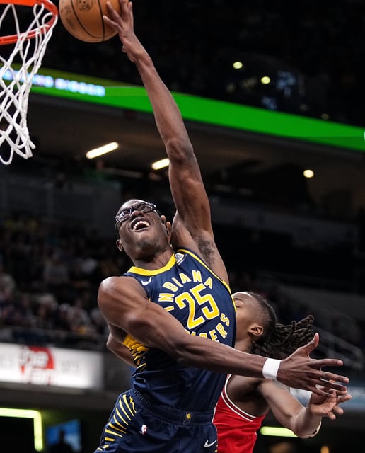 Indiana Pacers forward Jalen Smith (25) goes in for a lay-up Wednesday, March 13, 2024, during the game at Gainbridge Fieldhouse in Indianapolis. The Chicago Bulls defeated the Indiana Pacers in overtime, 132-129.