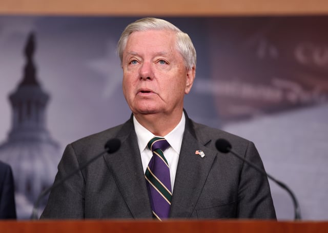 Lindsey Graham meets with Zelensky