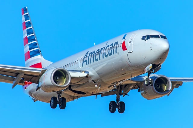 An American 737-800 landing at DFW Airport (Photo: AirlineGeeks | William Derrickson)