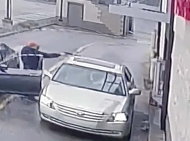 An Ohio Man Pulled A Gun At Burger King Because The Employee Gave Him A Discount