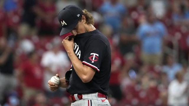 Minnesota Twins starting pitcher Joe Ryan pauses after giving up a three-run home run to St. Louis Cardinals' Alec Burleson during the third inning of a baseball game Wednesday, Aug. 2, 2023, in St. Louis. (AP Photo/Jeff Roberson)