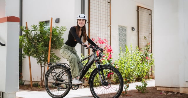 The XPress is Lectric's first full-size commuter ebike, and is available with a 500-W or 750-W hub motor