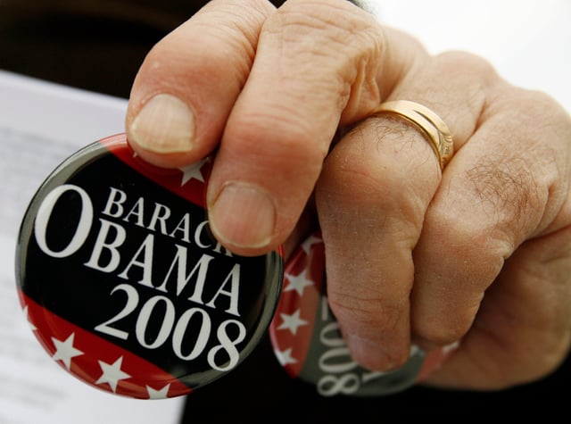 Buttons supporting then-U.S. Senator Barack Obama (D-IL) in 2006.