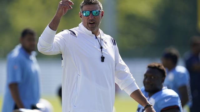Tennessee Titans head coach Mike Vrabel yells at his players during an NFL football training camp practice Tuesday, Aug. 1, 2023, in Nashville, Tenn. (AP Photo/George Walker IV)