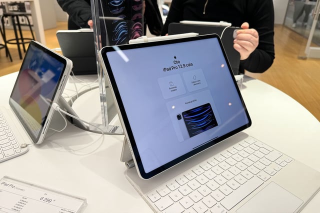 iPad Pro is seen in a store in Krakow, Poland on April 20, 2024. (Photo by Jakub Porzycki/NurPhoto)