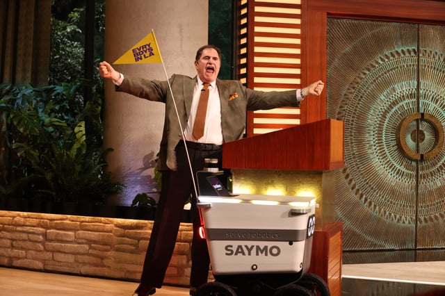 Richard Kind on the set of "John Mulaney Presents: Everybody’s in LA."