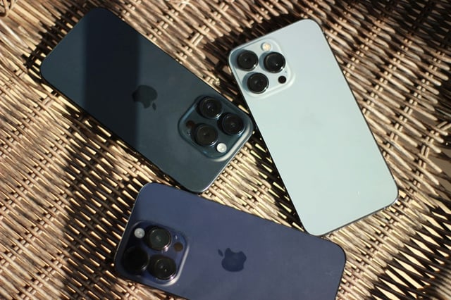 iPhone 16 Pro might ditch the blue for a rose shade.