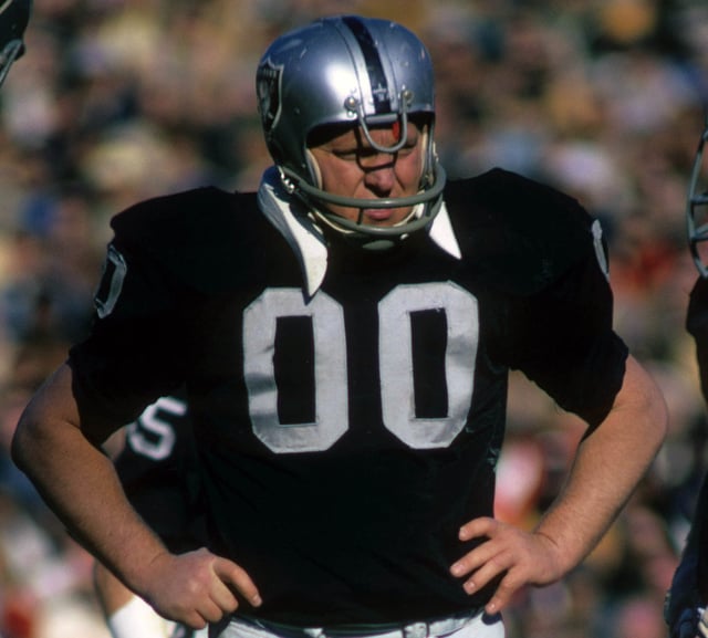 Oakland Raiders center Jim Otto plays against the Kansas City Chiefs in a 1970 game between the AFC West rivals.