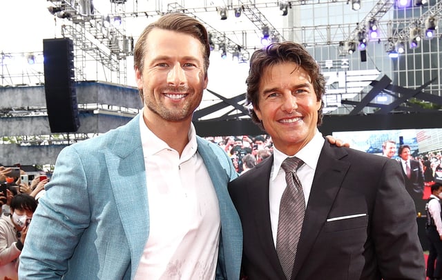 Glen Powell and Tom Cruise at the June 19, 2022 premiere of 'Top Gun: Maverick'. CREDIT: Chung Sung-Jun/Getty Images for Paramount Pictures