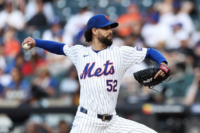 Mets pitcher Jorge Lopez