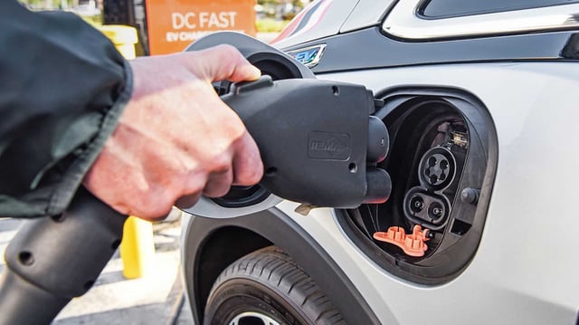 Most Americans Would Still Buy ICE Vehicles And Hybrids Over EVs: Survey: Industry