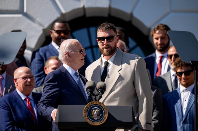 President Joe Biden and Travis Kelce