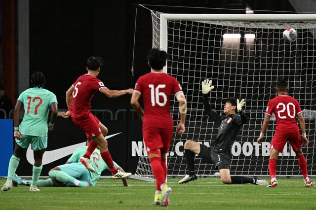 Singapore scores against China during their 2-2 draw, Ivankovic’s first game as national coach. Photo: Xinhua