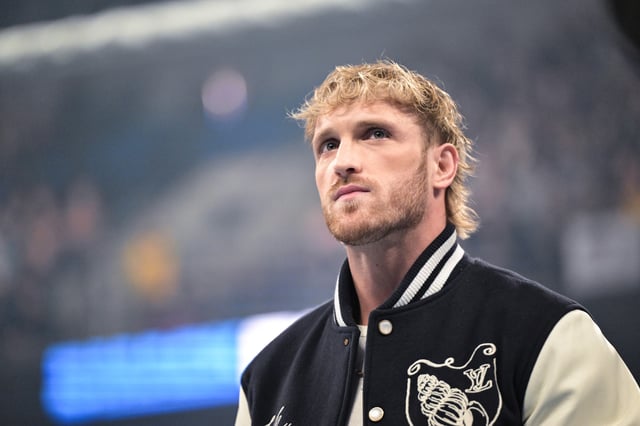 logan paul looking up