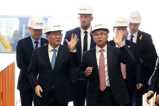 Chinese Premier Li Qiang visits Western Australia’s only operating lithium hydroxide plant in Kwinana on June 18 in Perth, Australia. Li’s visit to Australia was the first by a Chinese premier since bilateral relations soured in 2017. Photo: Getty Images