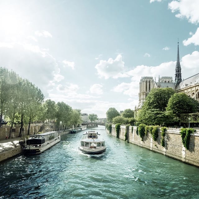 90. Paris, Banks of the Seine, Paris
"From the Louvre to the Eiffel Tower, from the Place de la Concorde to the Grand and Petit Palais, the evolution of Paris and its history can be seen from the River Seine. The Cathedral of Notre-Dame and the Sainte Chapelle are architectural masterpieces."