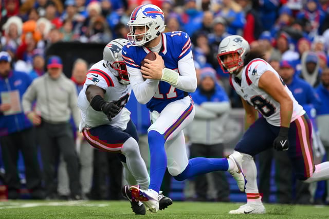 Patriots linebackers Ja' Whaun Bentley Jahlani Tavai