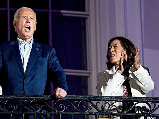 US First Lady Jill Biden, from left, President Joe Biden, Vice President Kamala Harris, and Second Gentleman Doug Emhoff on the Truman Balcony of the White House in Washington, DC, US, on Thursday, July 4, 2024. Biden's reelection campaign limped into the US Independence Day holiday, exhausted by a week of the incumbent clawing to maintain his hold on his party's nomination. Photographer: Tierney L. Cross/Bloomberg