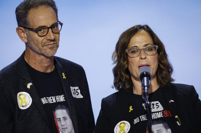 Ronen, Orna Neutra (Chip Somodevilla/Getty Images)
