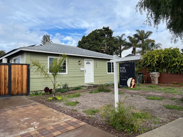 A home for sale in Ventura, California. The median price of a home sold in Ventura County in December was $882,500, according to the California Association of Realtors.