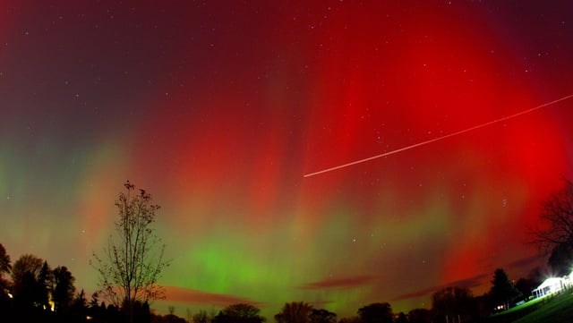 Northern lights as seen in a thirty second exposure taken at Elsworth Park in Bayside on Monday October 24, 2011. 30-second exposure.