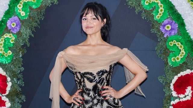 MEXICO CITY, MEXICO - AUGUST 13: Jenna Ortega poses for a photo during the photocall for the movie 'Beetlejuice Beetlejuice' at Four Seasons Hotel on August 13, 2024 in Mexico City, Mexico. (Photo by Jaime Nogales/Medios y Media/Getty Images)