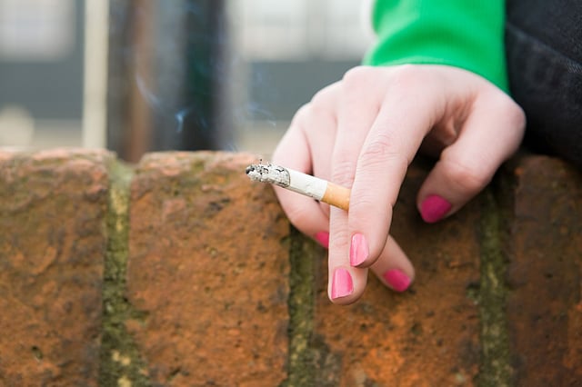 hand cigarette