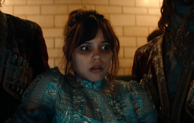 JENNA ORTEGA as Astrid in Warner Bros. Pictures’ comedy 'Beetlejuice Beetlejuice'. CREDIT: Warner Bros. Pictures