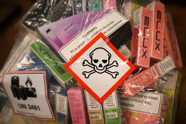 WEST MALLING, ENGLAND - MAY 30: Electronic vaping devices packed on a plastic bag are pictured during a visit of Britain's Prime Minister Rishi Sunak to Kent Scientific Services on May 30, 2023 in West Malling, England. The government announced plans to close a loophole in the law that has allowed free vape samples to be supplied to children. (Photo by Daniel Leal - WPA Pool/Getty Images)