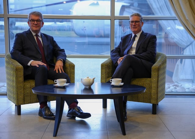 British Prime Minister Keir Starmer meets with the new UK Border Security Commander Martin Hewitt, ahead of his visit to Rome, at an airfield near London, Britain, September 15, 2024. REUTERS/Phil Noble/Pool