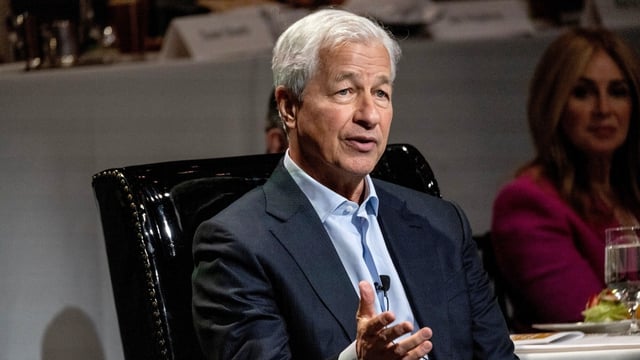 JPMorgan CEO Jamie Dimon emphasized the importance of US-India economic relations and criticized over-reliance on China, advocating for diverse supply chains and better policies.