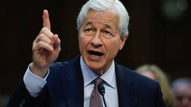 Jamie Dimon of JP Morgan acknowledged ongoing global recession risks while praising the resilience of the US and Indian economies. He indicated that geopolitical factors and everyday economic activities will influence future market trends more than interest rates.